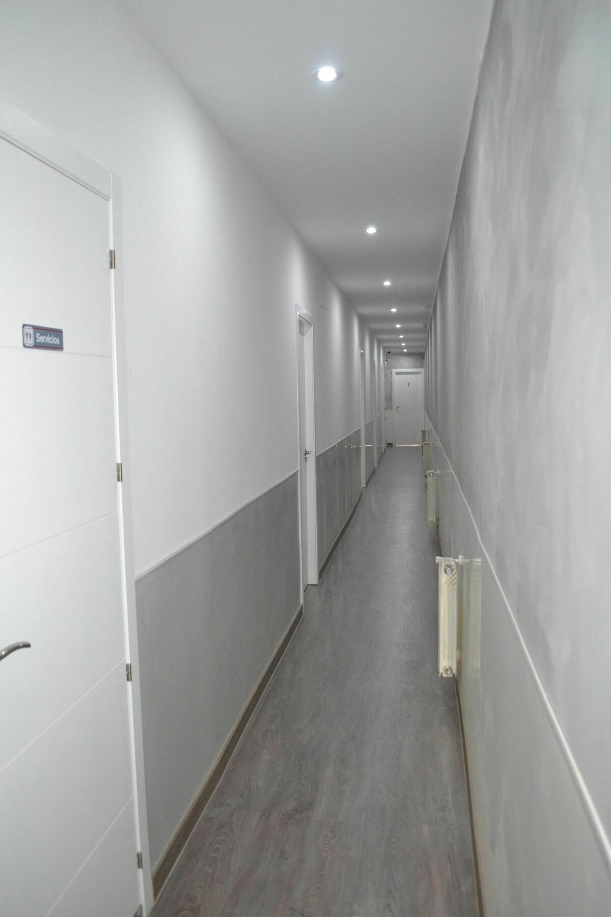 Hostal Meyra Madrid Exteriör bild