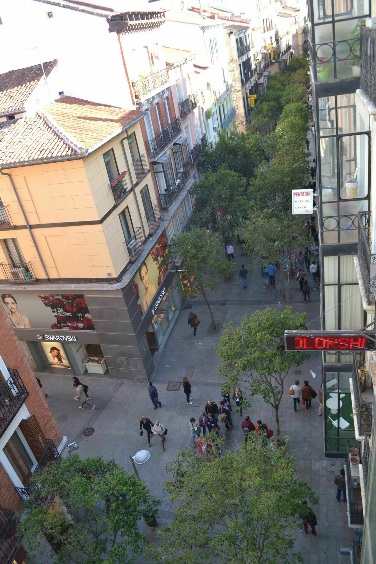 Hostal Meyra Madrid Exteriör bild